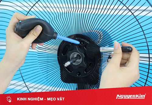 cách tra dầu vào quạt máy