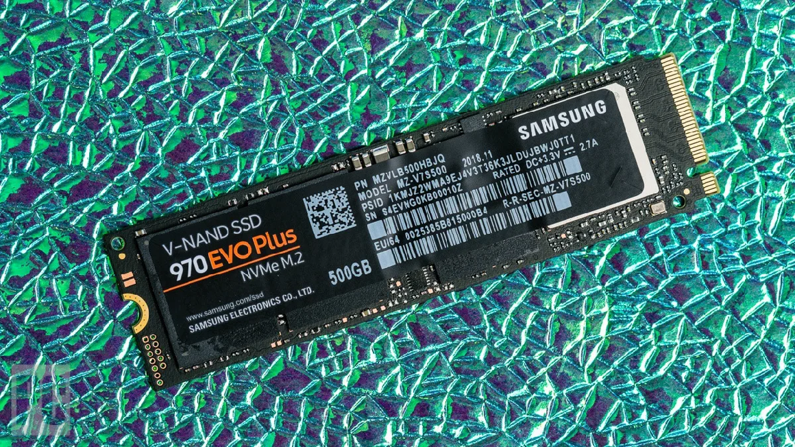 SSD 512GB laptop có ưu điểm gì trong công việc đồ họa hay game thủ?