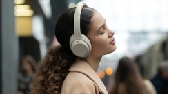 Cách Đeo Tai Nghe Bluetooth Đúng Cách Không Bị Đau Tai